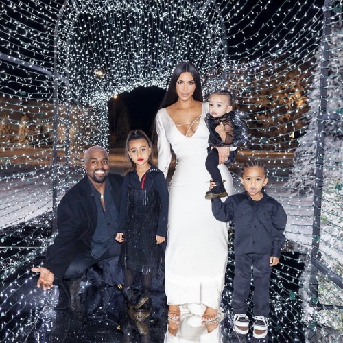 Kanye West, Kim Kardashian and their kids having fun this Christmas!