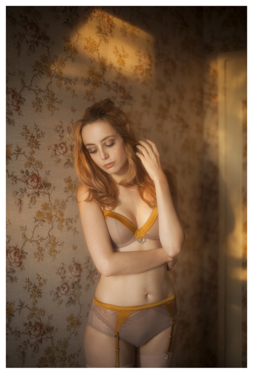 anexquisitenymph:  by Vivienne Mok
