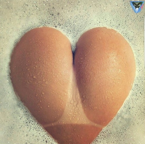 the-holly-daze: Happy Valentine’s Day from The-Holly-Daze!!!  