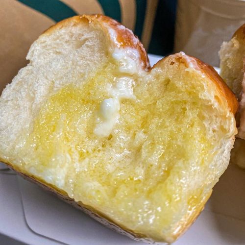 hungry-tummy-mukbangs:Buttery Rolls - busan.food.here