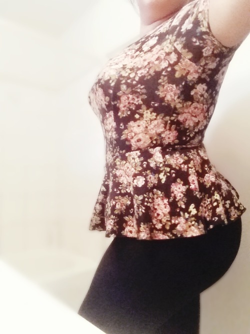 thenaughtylittlekitten:  my outfit last night ;)