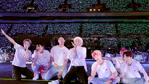 On The Stage, I Know. Im Getting So Much Love.