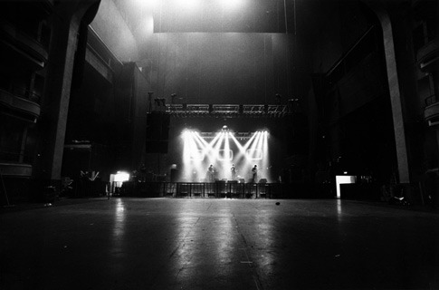 ximenilla:  The Strokes at Hammerstein Ballroom, NYC 10/31/01 