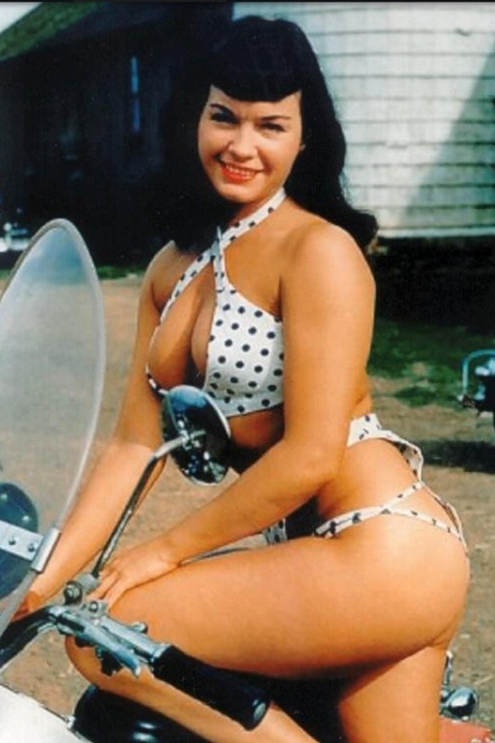 alternative-pinup:  Alternative Model