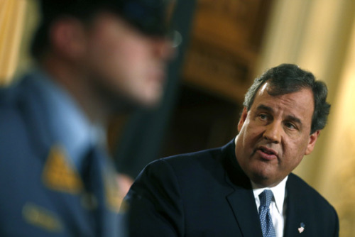 Will Chris Christie survive Bridgegate? In this week’s Political Scene podcast, John Cassidy and Hen