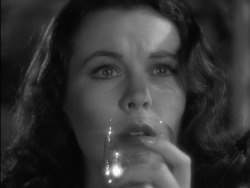 classichollywoodstuff:Vivien Leigh - Waterloo