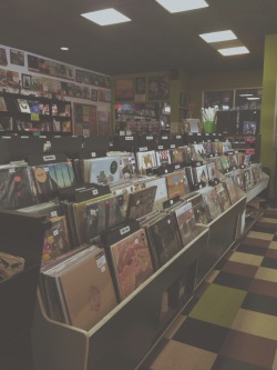 so-pop-punk:  took a visit to cactus music store today 