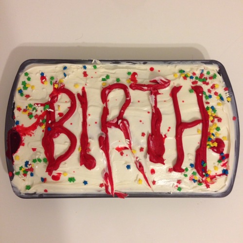 tiefamat:pizzaspicelatte:ryyde: i was trying to make my friend a bday cake but the dye on the decora