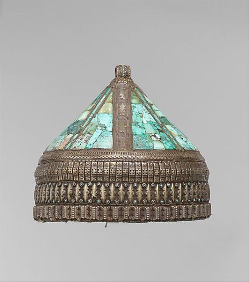 CrownDate: late 19th–early 20th centuryGeography: Caucasus, Central Asia or IranMedium: Silver, with