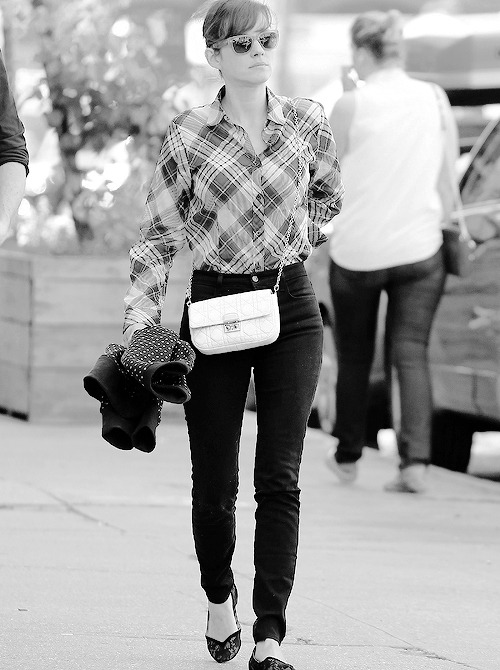 XXX valonqared:  Marion Cotillard, out and about photo