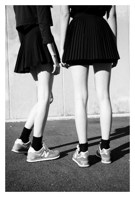 XXX bohemiah:  Pleated skirts are the bomb photo