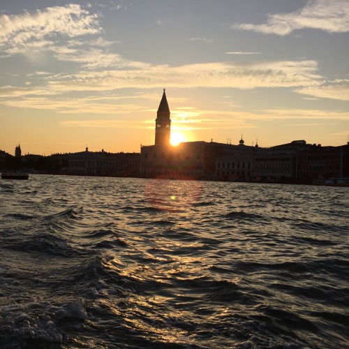 misscoppiaitalianatumbrl: Venezia h love you….