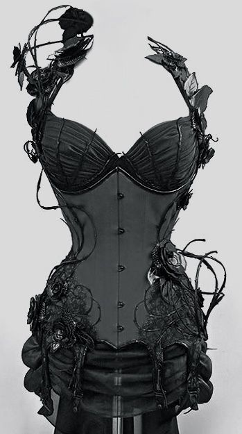 cafeinevitable:  Black Vine  Steampunk / Gothic Outfit. Corset/Skirt.  