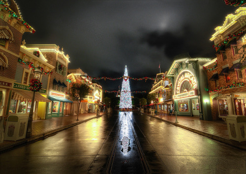 hannahdcp:Merry Christmas To All, And… on Flickr.