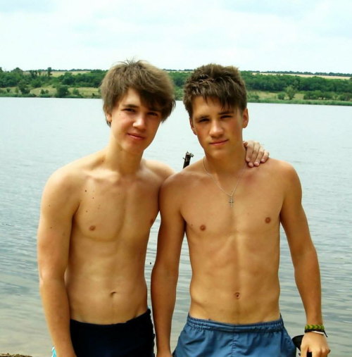 meowcuteguys:  <3