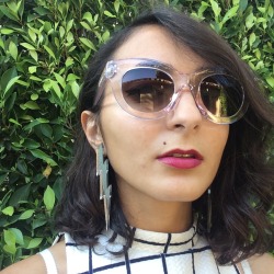 sorayatheantelopus:  I got new sunglasses and lipstick so here we are