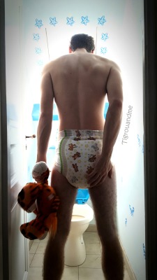 daddyslittlesubmissiveboy:  tigrouandme:  I almost made it to the potty.  Oops 