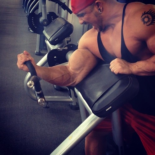 musclestud:  bigjoetex:  Steve Spaulding  HOT MUSCLEGOD , STEVE, IS ONE OF A KIND….WOOOF ! BRING IT!