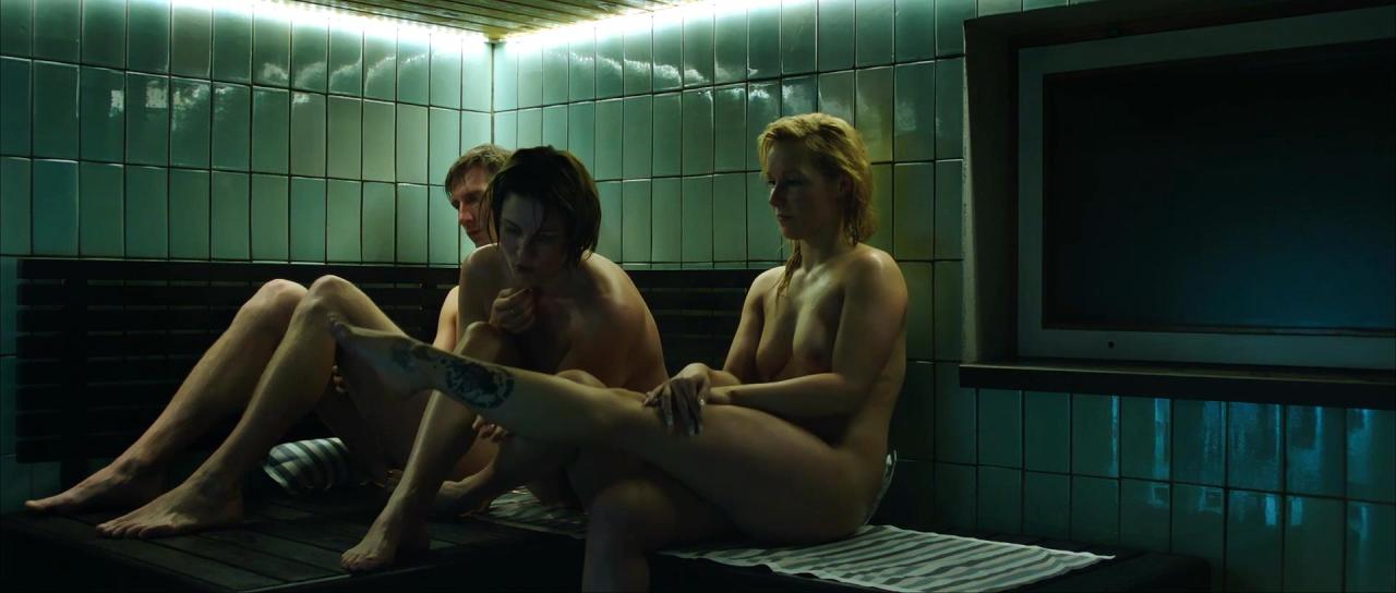 Lenna Kuurmaa in Naked Harbour