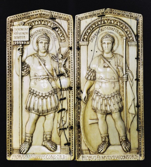 artofthedarkages: A consular diptych of Anicius Petronius Probus depicting the Roman emperor Honoriu