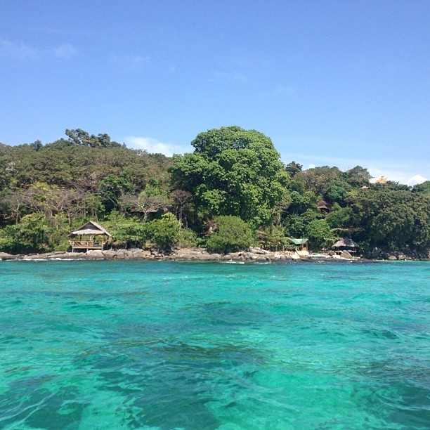 wheredoyoutravel:  The Long Beach, beautiful 💙🐠🌺 Oi Tailândia - Koh Phi