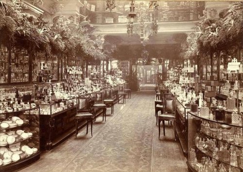 doctornerdington: when-vintage-meets-modern: The Perfumery Salon at Harrods department store in 1903