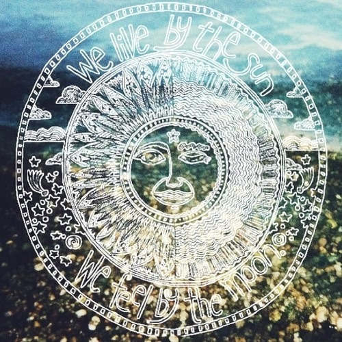 blues-in-the-skies:  ☀    blues-in-the-skies:      pale moonlight hippie/buddhist