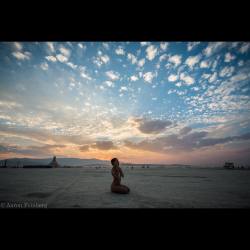 afeinnude:  A moment of silence amongst the cacophony. #burningman #burningman2014 #temple #playa #brc #blackrockcity #incrediblesky  @teakaleak