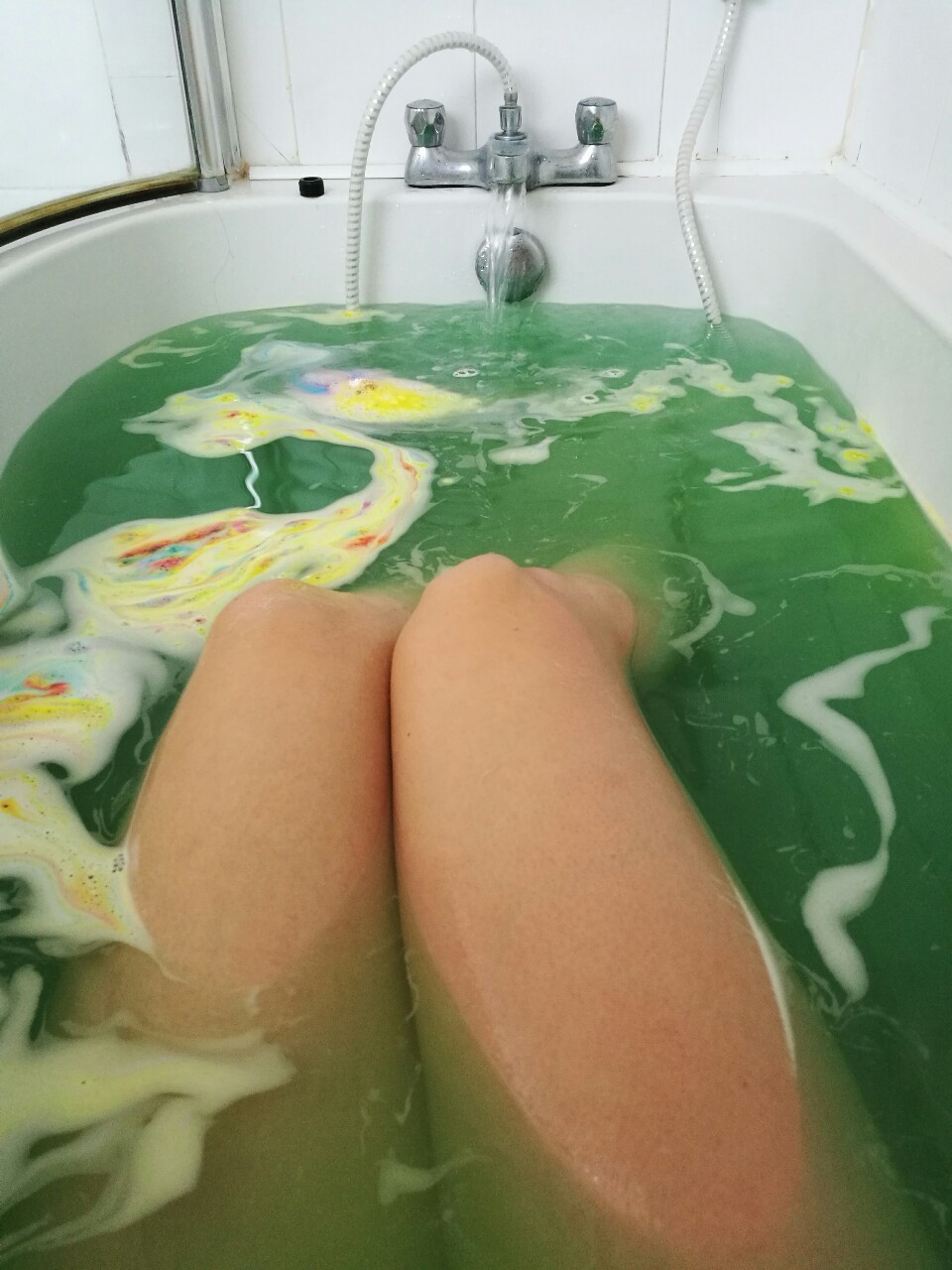 kiiss&ndash;mee:  Bath bombs are great, you can properly feel like a mermaid