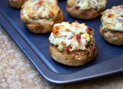 in-my-mouth:  Bacon and Cream Cheese Stuffed
