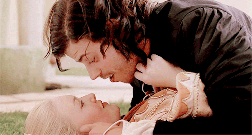 buffyscmmers:Cesare & Lucrezia in Season 1, Episode 1 - ‘The Poisoned Chalice’