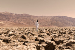 riggu:  Greetings From Mars by Julien Mauve 