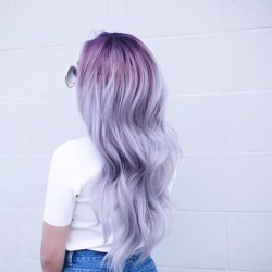 xfrederiiquee:  Pretty purple hair.💜