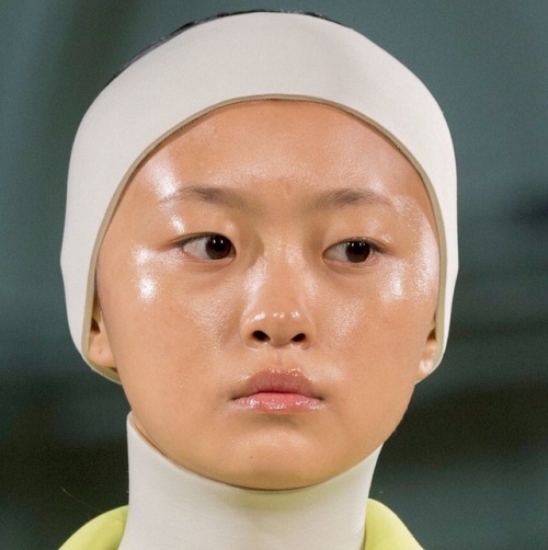 driflloon:xu jing @ anya hindmarch ss17