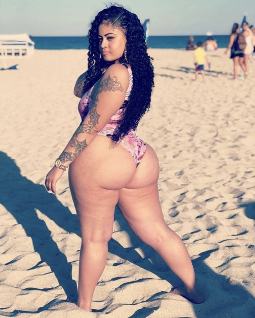 XXX fletchertrowan:  alilthickr: @original_foreign photo