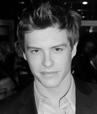 anjo-do-patch:  Hush Hush DreamCast | Xavier Samuel - Jules 