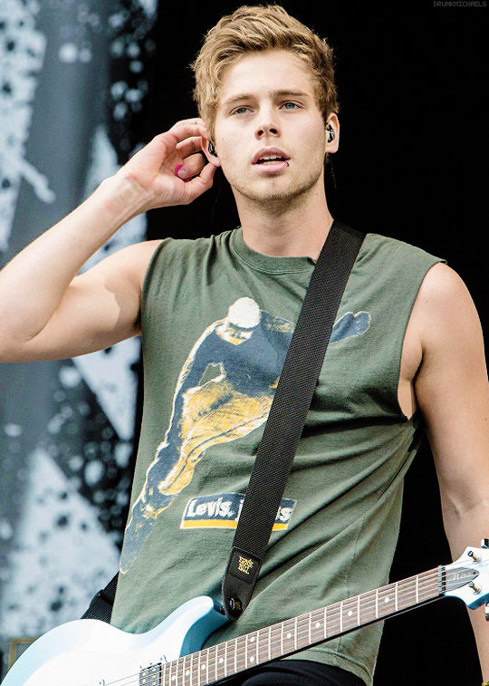 wokespice-deactivated20180421: 5 Seconds of Summer performing at Radio 1′s Big