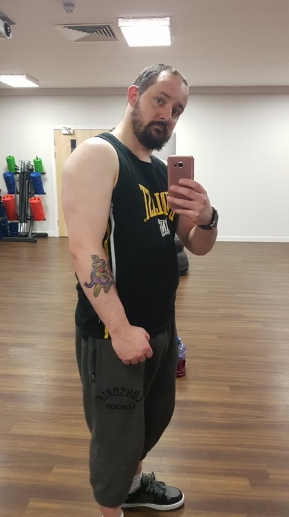 lilbuttmonkey:  Getting back to the gym!
