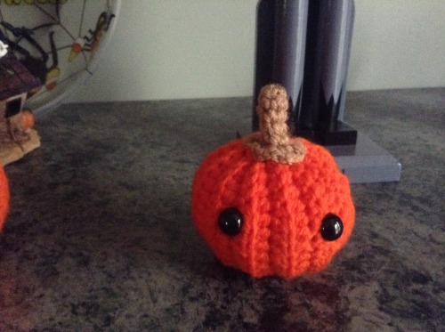 yarnmonger: Spooky! A trio of amigurumi pumpkins, for my mother’s birthday. Pattern from the wonderf