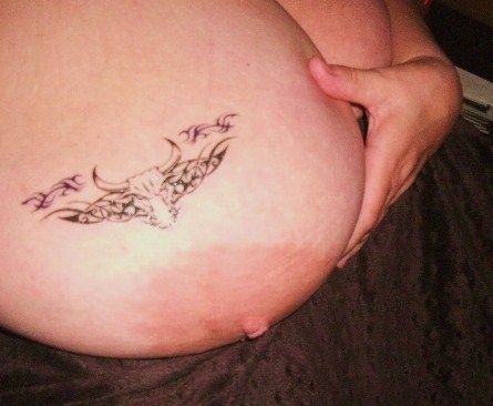 mylonelybreasts:  gggman69:  mylonelybreasts:  new tat  can envy  ~YEAH, I LIKE REDD’S APPLE ALE~ —mlb