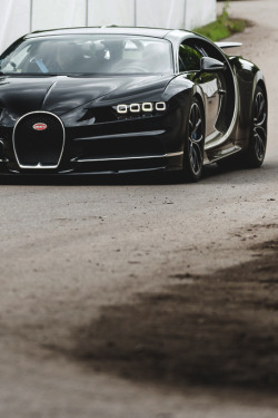luxeware:  Bugatti Chiron   ENJOY😎http://pt2391.tumblr.compt2391🔱🔱🔱THANKS TO ALL MY 3.8K FOLLOWERS 💋