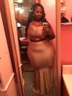 Thick women/ BBWs