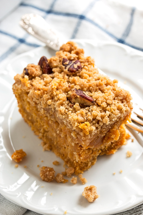 Sweet potato cake with pecan streusel 