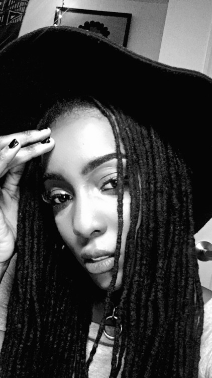 heroineheroine:I be thinking y'all forget what I look like so I literally just threw some selfies to