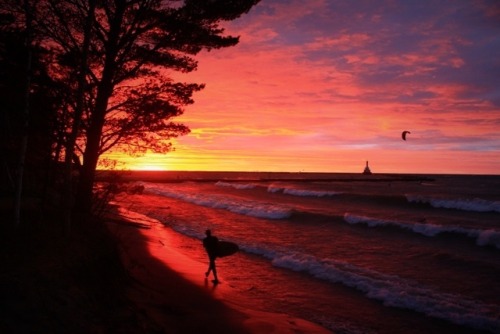 coldandpissy:  Some surfing and scenery on Superior | Taken in the Keweenaw Peninsula 
