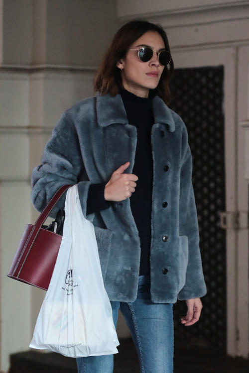 labellafeminine:Alexa Chung out and about in Soho, New York, December 10th, 2015.