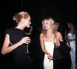 kate-jam-and-diamonds:  with Amber Valletta &amp; Naomi Campbell, MET Gala 1995 / ph: Andrea Renault/Globe Photos 