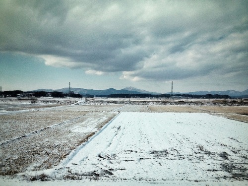 Photo of the Day: The Season’s First Snow in Japan
A view of the snow-covered countryside from a train heading to Tokyo, Japan on January 16, 2013. (lestaylorphoto/Flickr)
Want to see your images in our ‘Photo of the Day’ posts? Find out how.