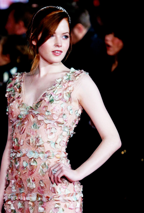 aarontvaeit:Ellie Bamberattends the European premiere of Pride and Prejudice and Zombies; London, Fe