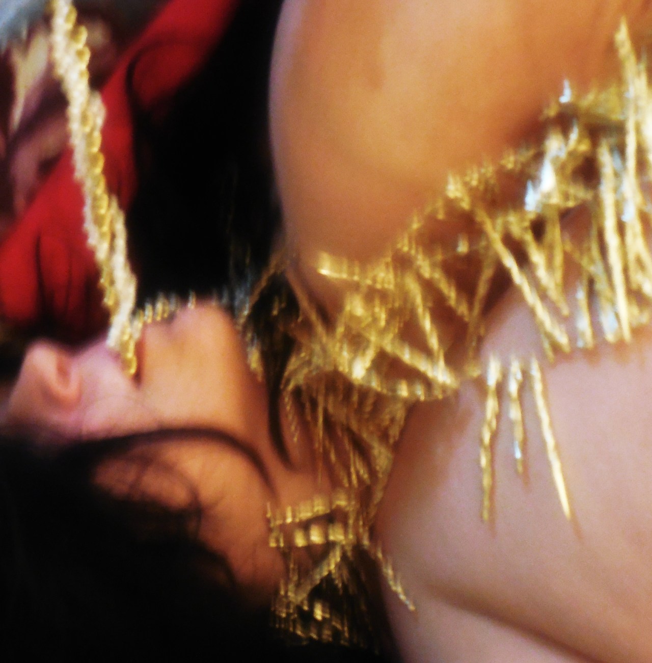 mylonelybreasts:  shimmer